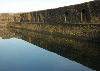 The_North_Dam,_Caerphilly_Castle_-_geograph.org.uk_-_1084857
